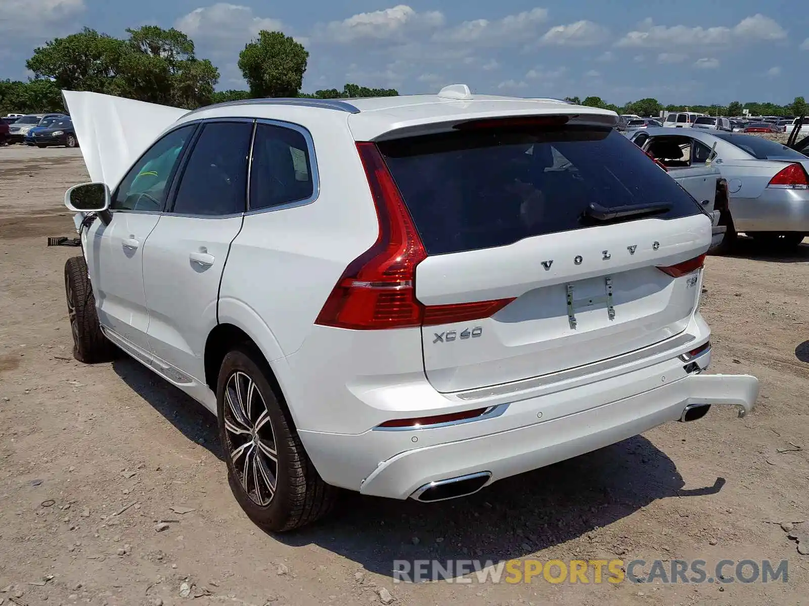 3 Photograph of a damaged car YV4102DL8L1470356 VOLVO XC60 T5 IN 2020