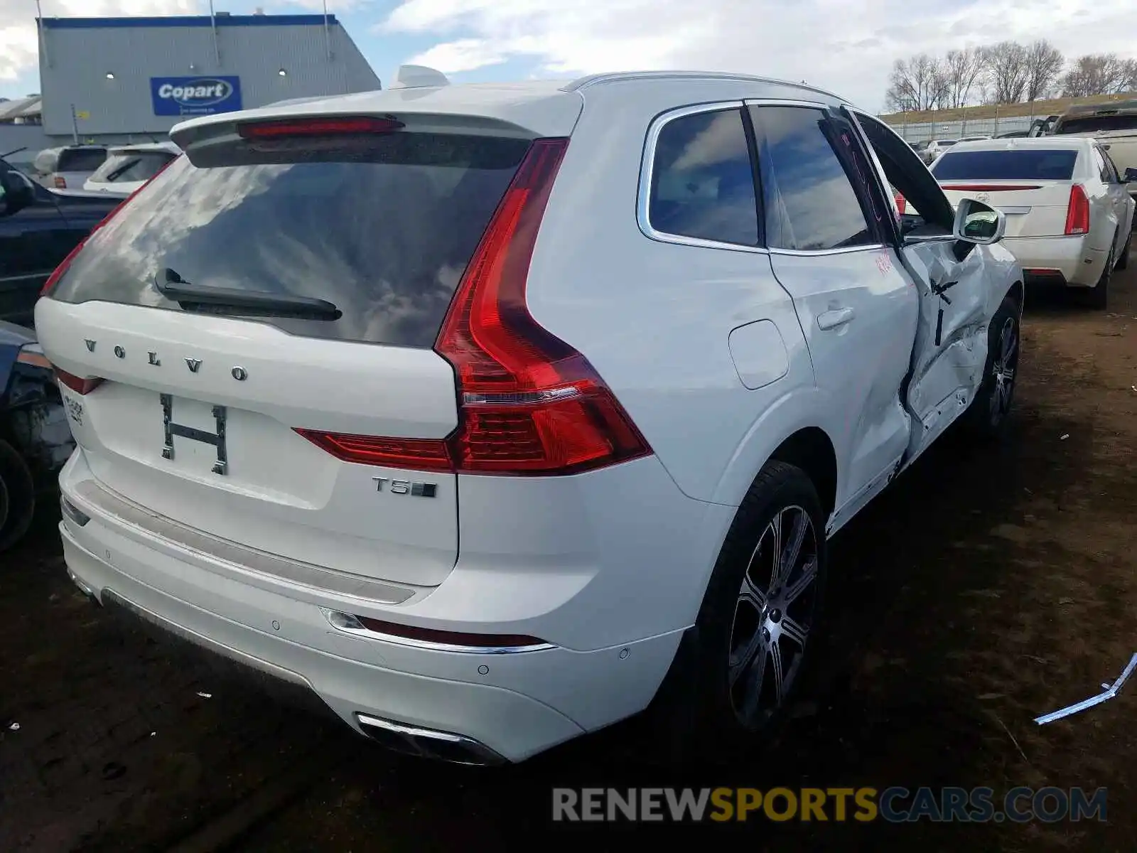 4 Photograph of a damaged car YV4102RL3L1465297 VOLVO XC60 T5 IN 2020