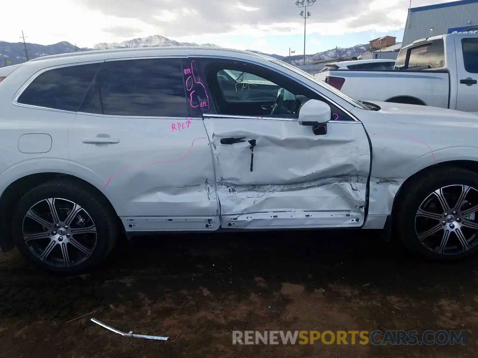 9 Photograph of a damaged car YV4102RL3L1465297 VOLVO XC60 T5 IN 2020