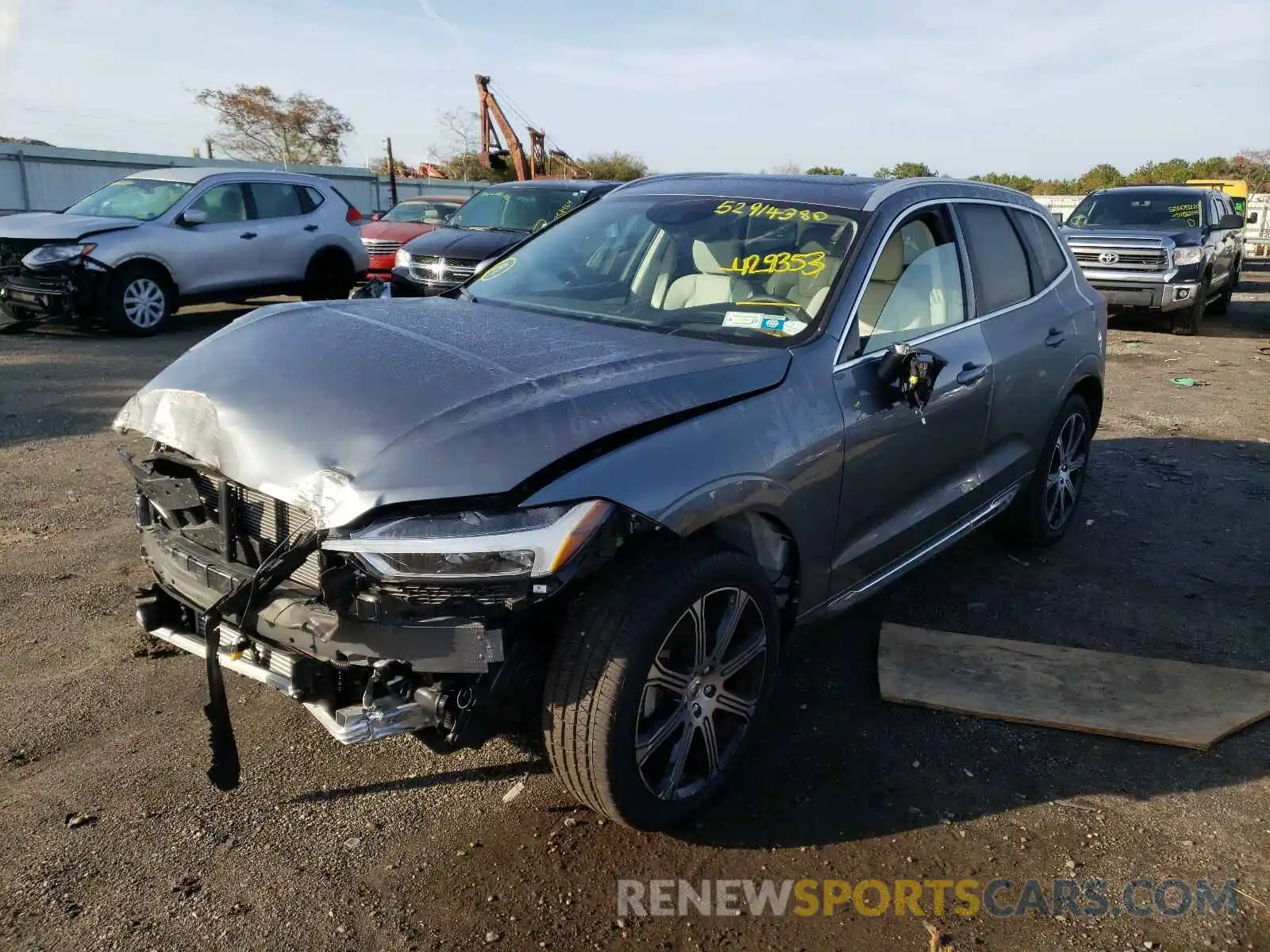 2 Photograph of a damaged car YV4102RL5L1429353 VOLVO XC60 T5 IN 2020
