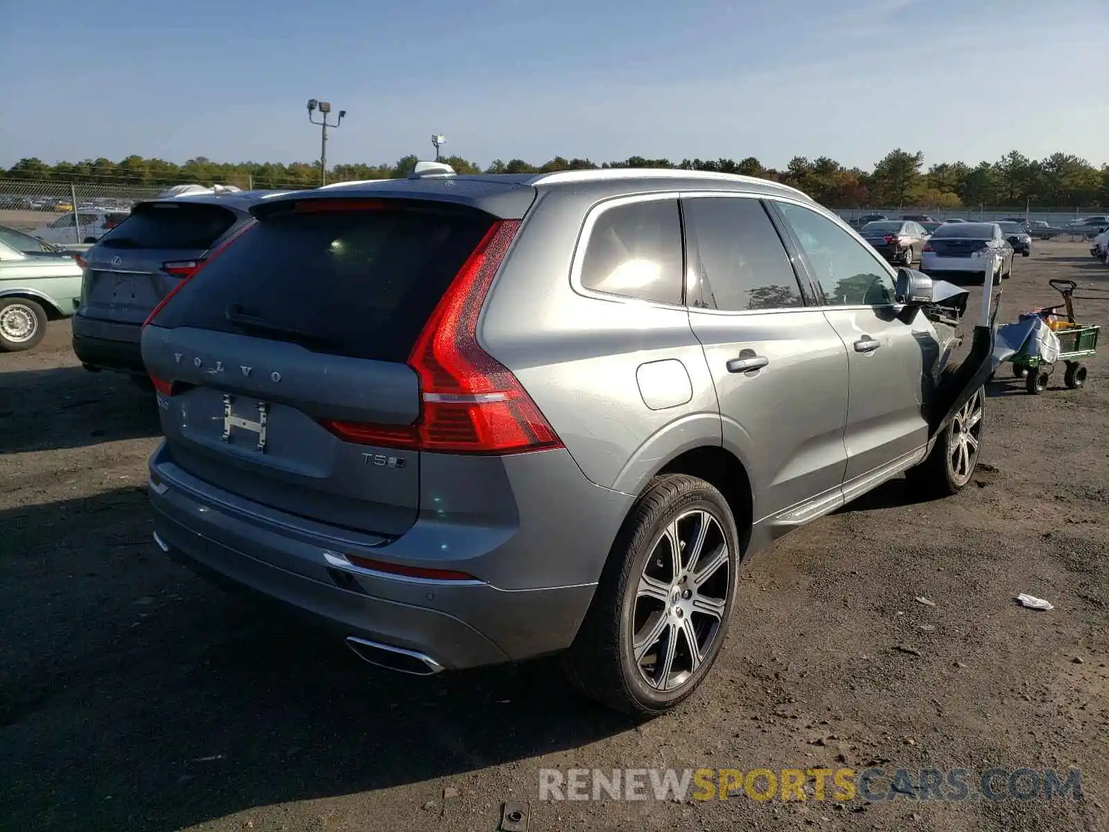 4 Photograph of a damaged car YV4102RL5L1429353 VOLVO XC60 T5 IN 2020