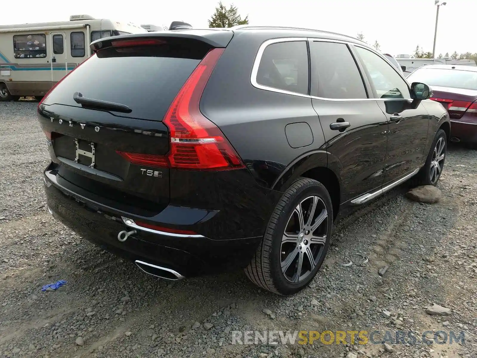 4 Photograph of a damaged car YV4102RL5L1560542 VOLVO XC60 T5 IN 2020