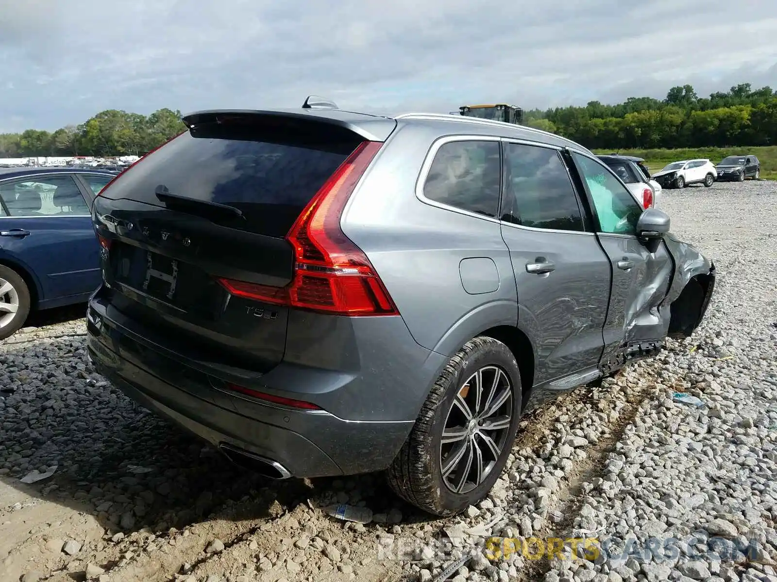 4 Photograph of a damaged car YV4102RLXL1428862 VOLVO XC60 T5 IN 2020
