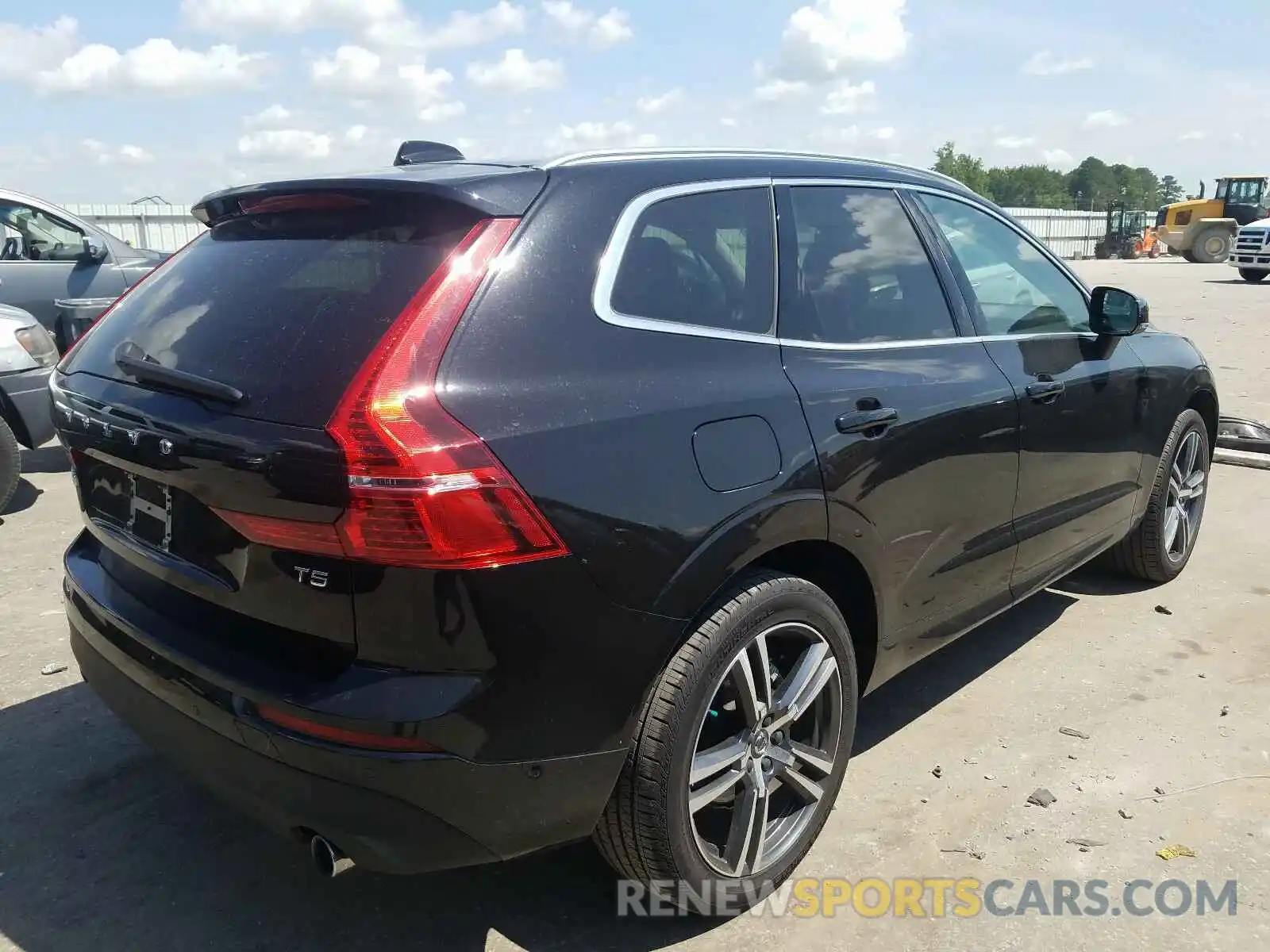 4 Photograph of a damaged car LYV102DK0KB188312 VOLVO XC60 T5 MO 2019
