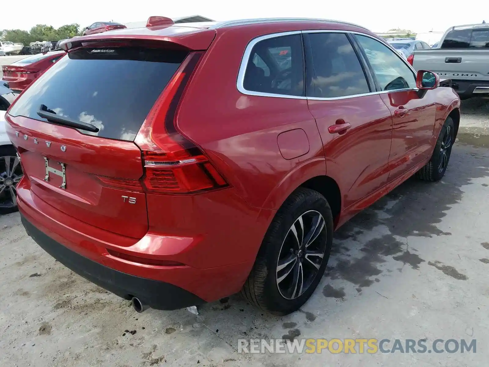 4 Photograph of a damaged car LYV102DK0KB315687 VOLVO XC60 T5 MO 2019