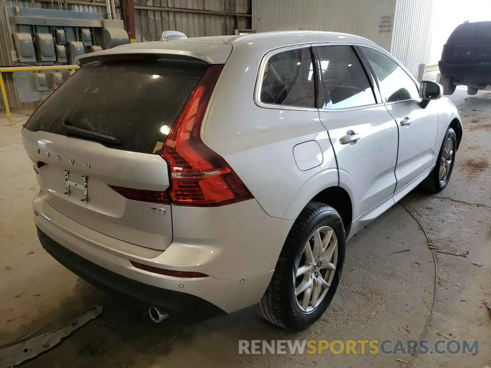 4 Photograph of a damaged car LYV102DK4KB288915 VOLVO XC60 T5 MO 2019