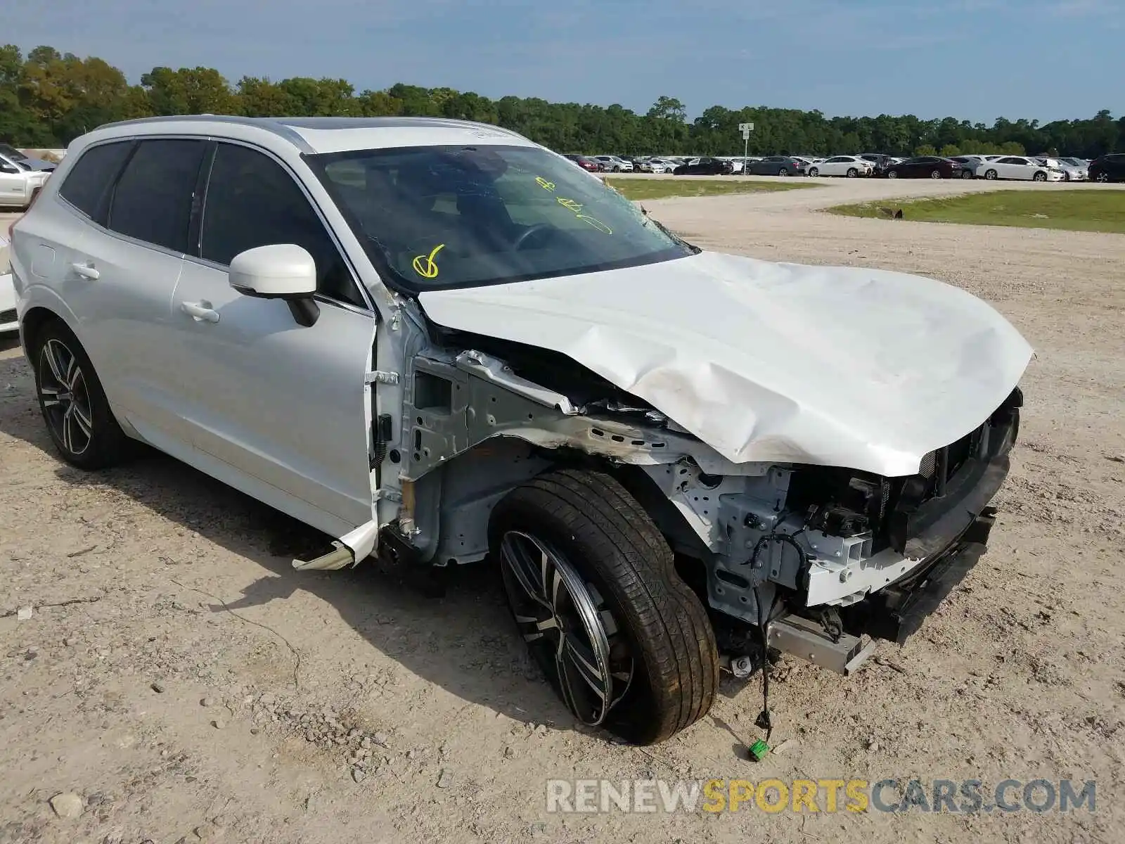 1 Photograph of a damaged car LYV102DK5KB204925 VOLVO XC60 T5 MO 2019