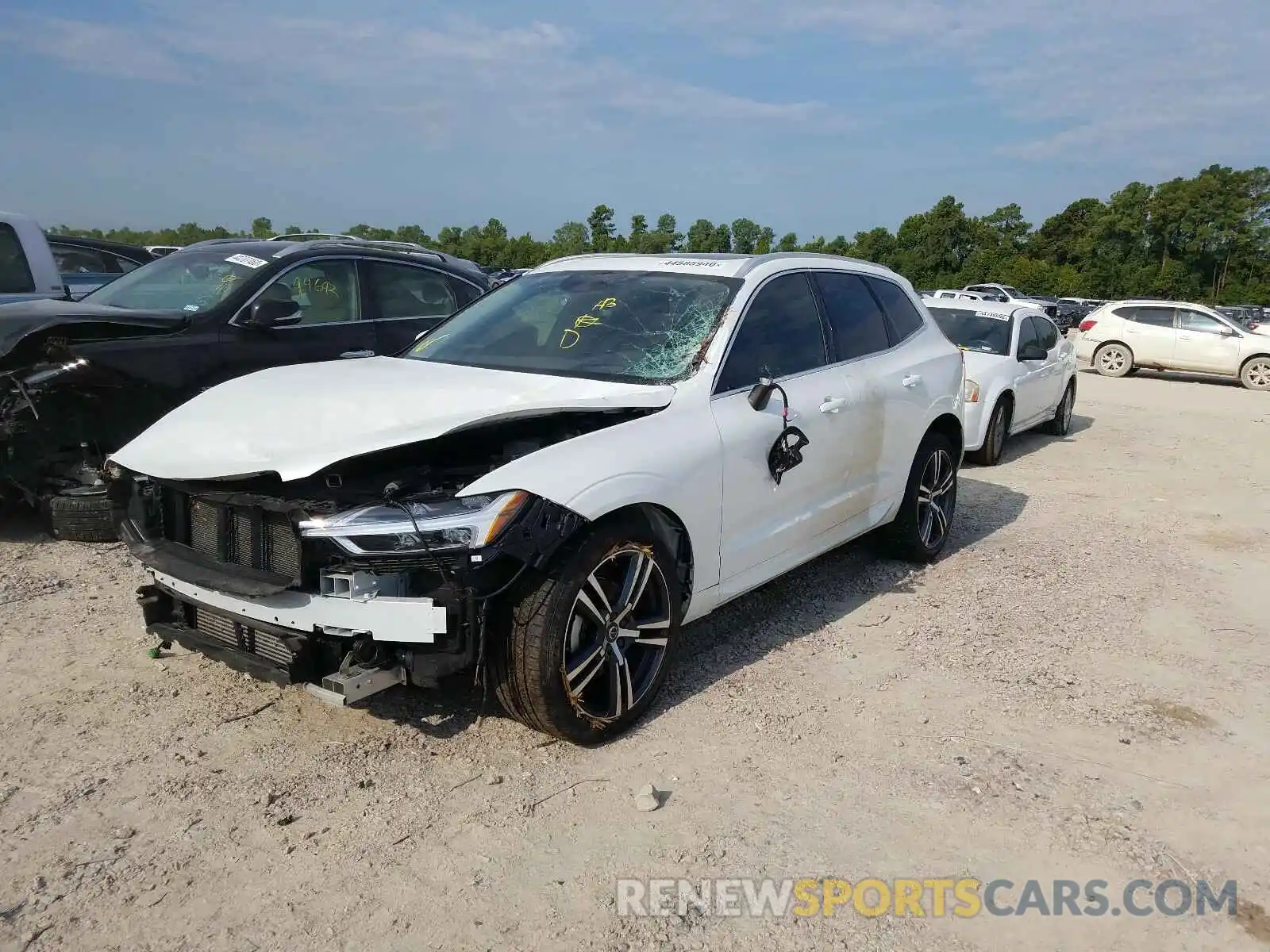 2 Photograph of a damaged car LYV102DK5KB204925 VOLVO XC60 T5 MO 2019