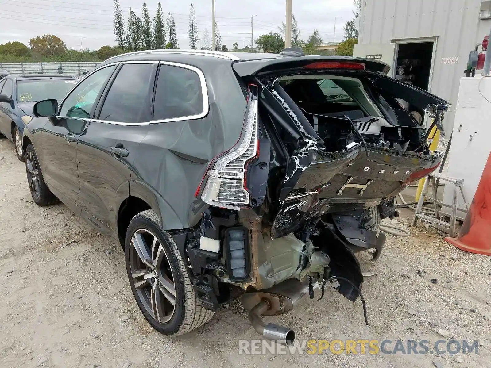 3 Photograph of a damaged car LYV102DK7KB224044 VOLVO XC60 T5 MO 2019