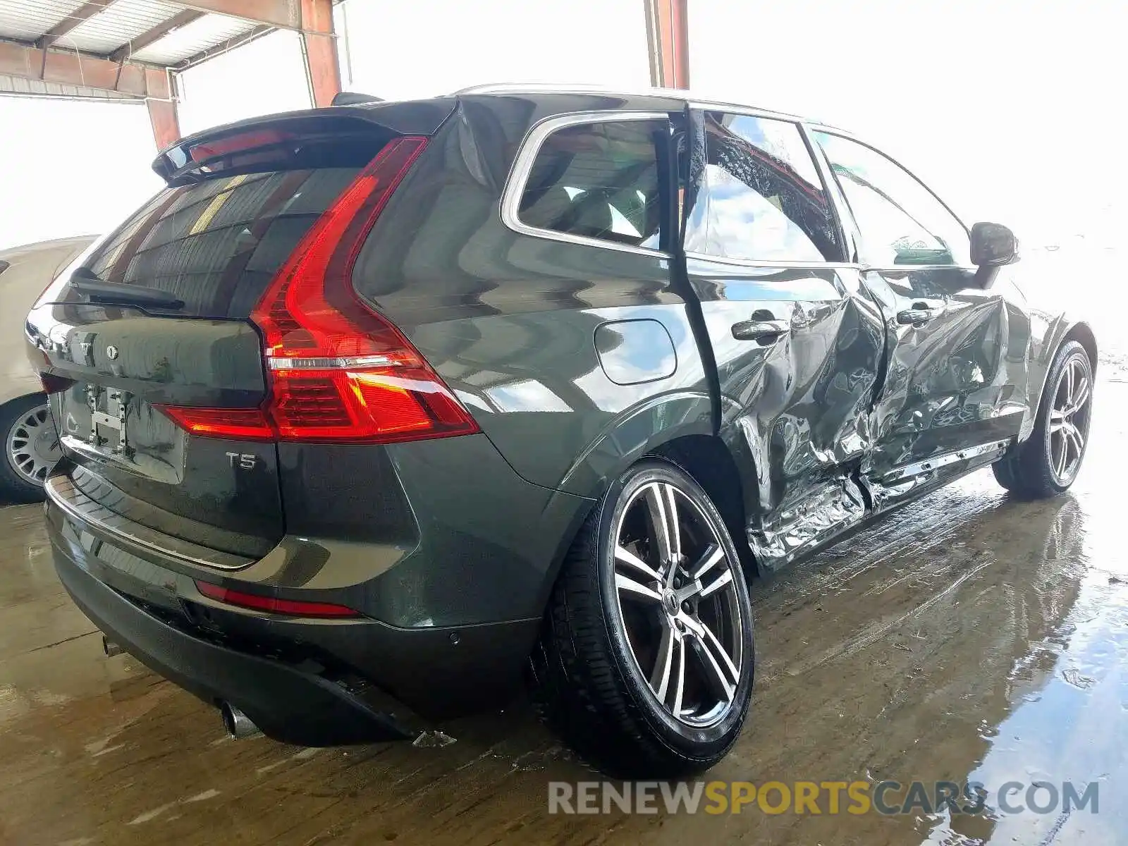 4 Photograph of a damaged car LYV102DK9KB202739 VOLVO XC60 T5 MO 2019
