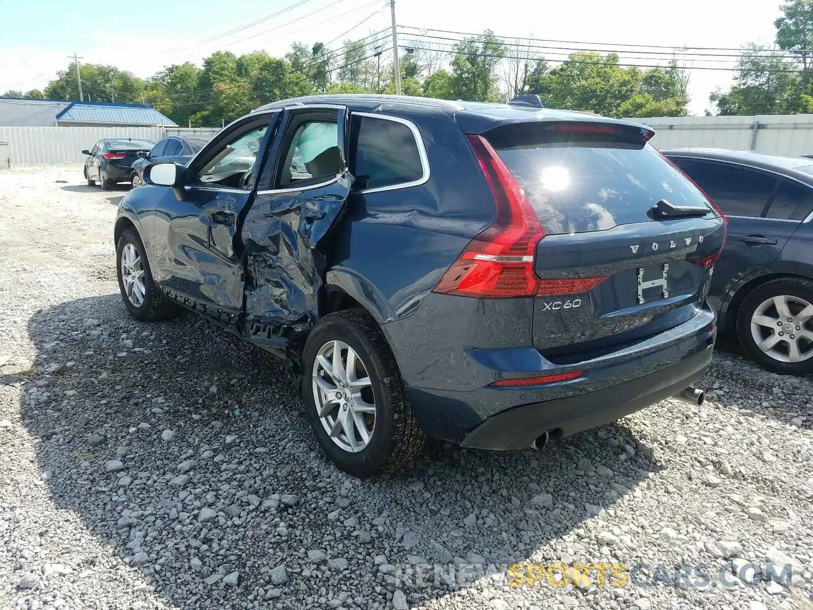 3 Photograph of a damaged car YV4102DKXL1516115 VOLVO XC60 T5 MO 2020