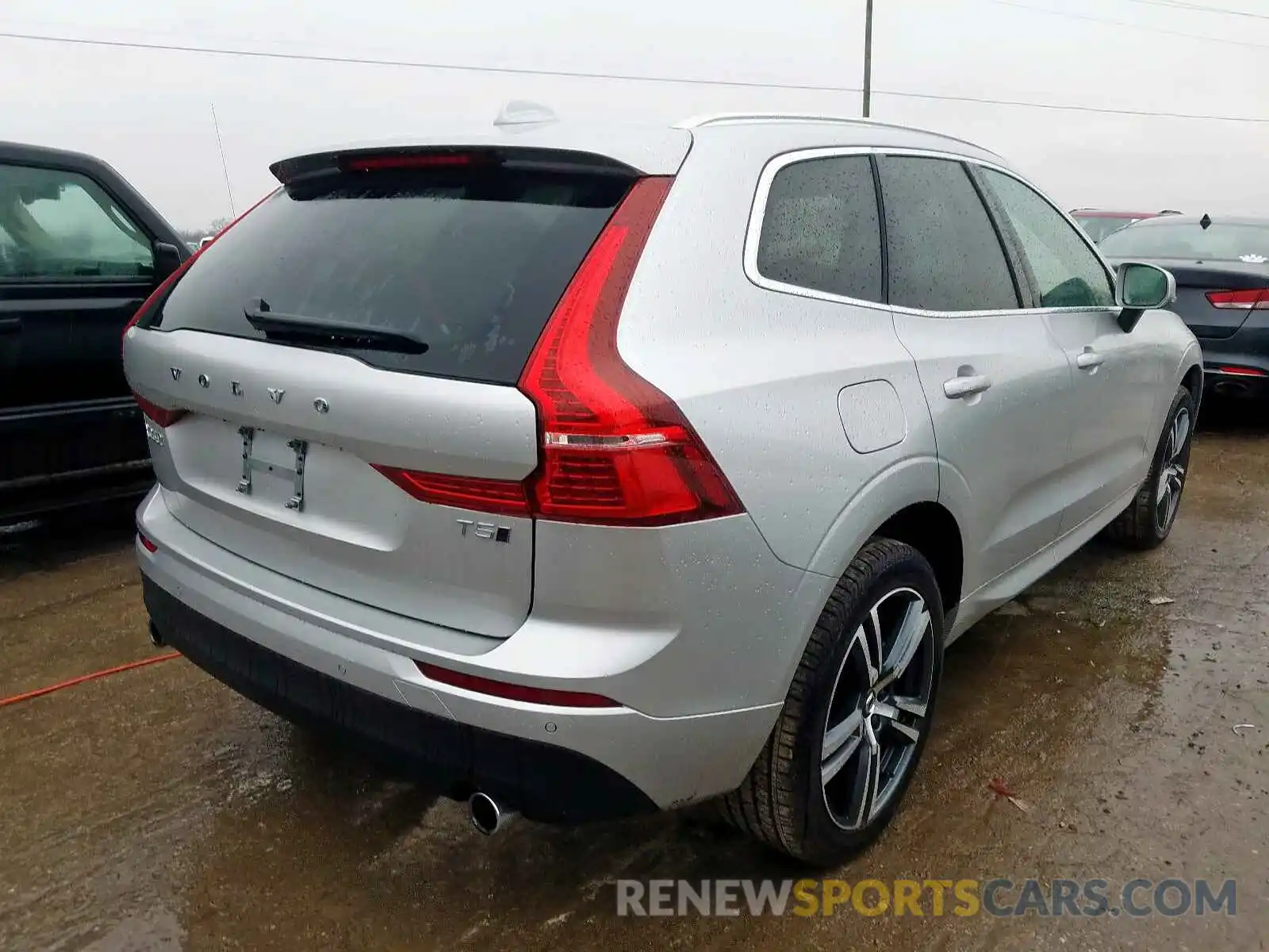 4 Photograph of a damaged car YV4102RKXL1432028 VOLVO XC60 T5 MO 2020