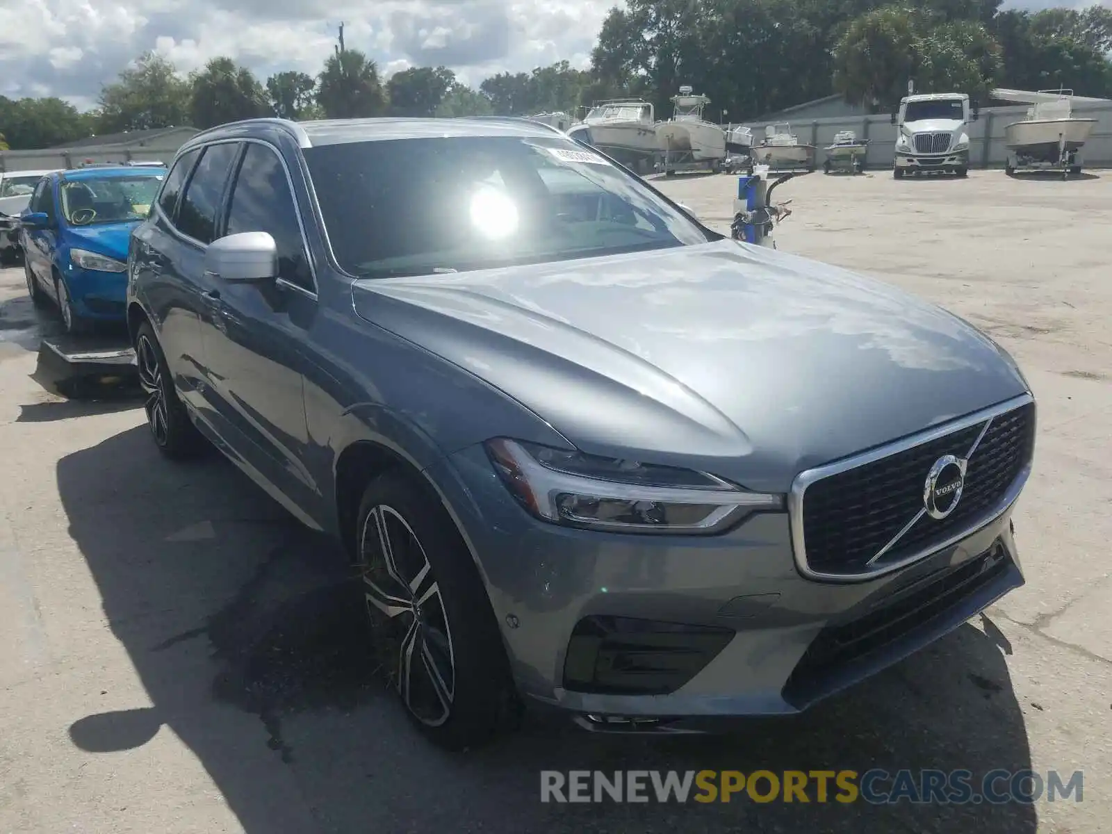 1 Photograph of a damaged car LYV102RM2KB274120 VOLVO XC60 T5 R- 2019