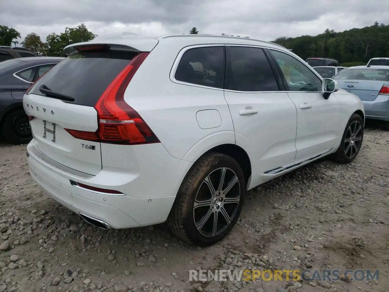 4 Фотография поврежденного автомобиля LYVA22RLXKB227757 VOLVO XC60 T6 IN 2019