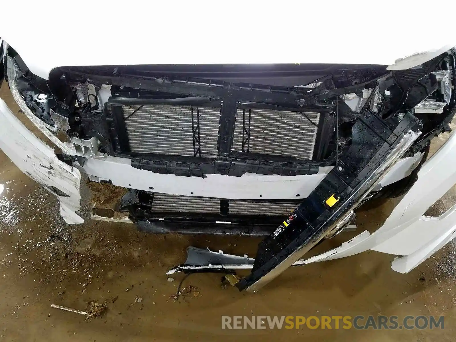 9 Photograph of a damaged car LYVA22RK3KB231236 VOLVO XC60 T6 MO 2019