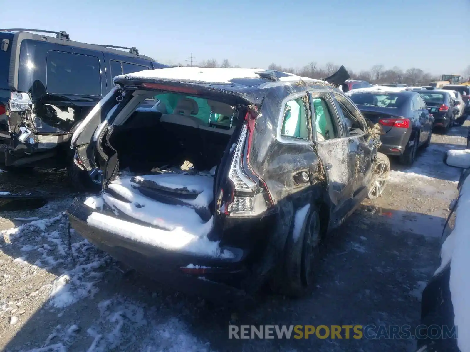 4 Photograph of a damaged car LYVA22RK7KB229764 VOLVO XC60 T6 MO 2019