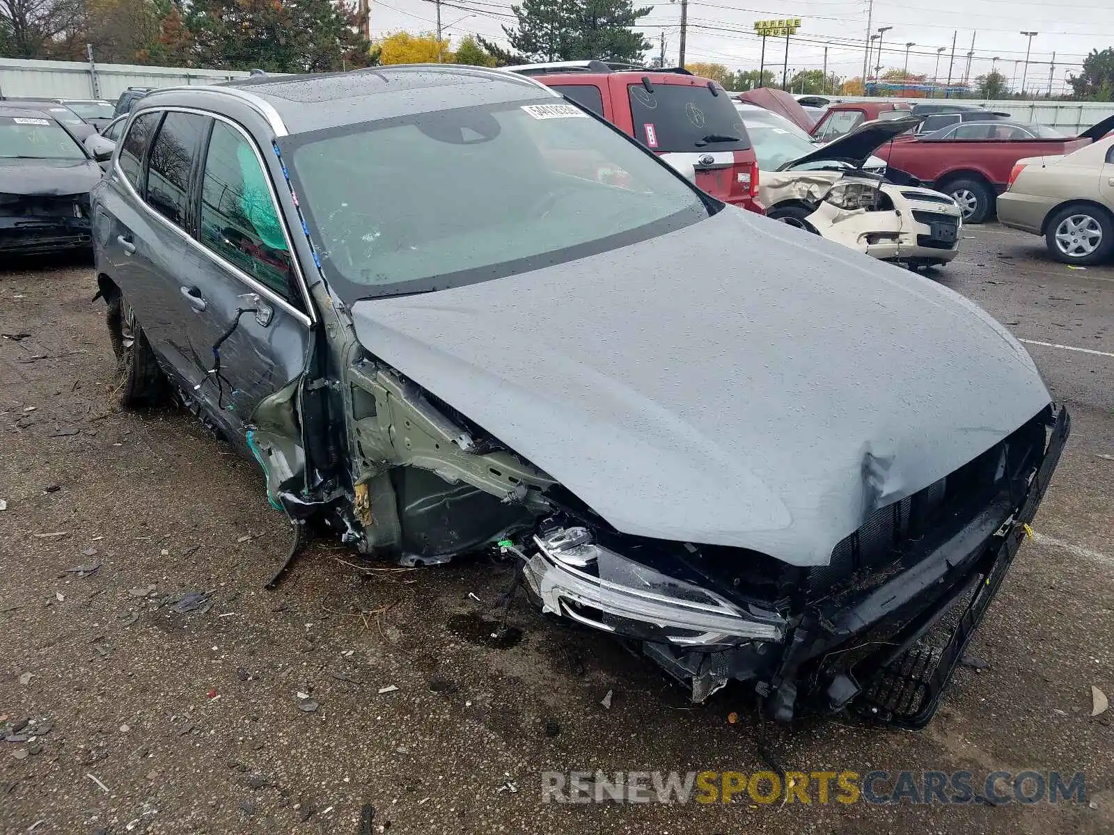 9 Photograph of a damaged car LYVA22RM5KB302227 VOLVO XC60 T6 R- 2019