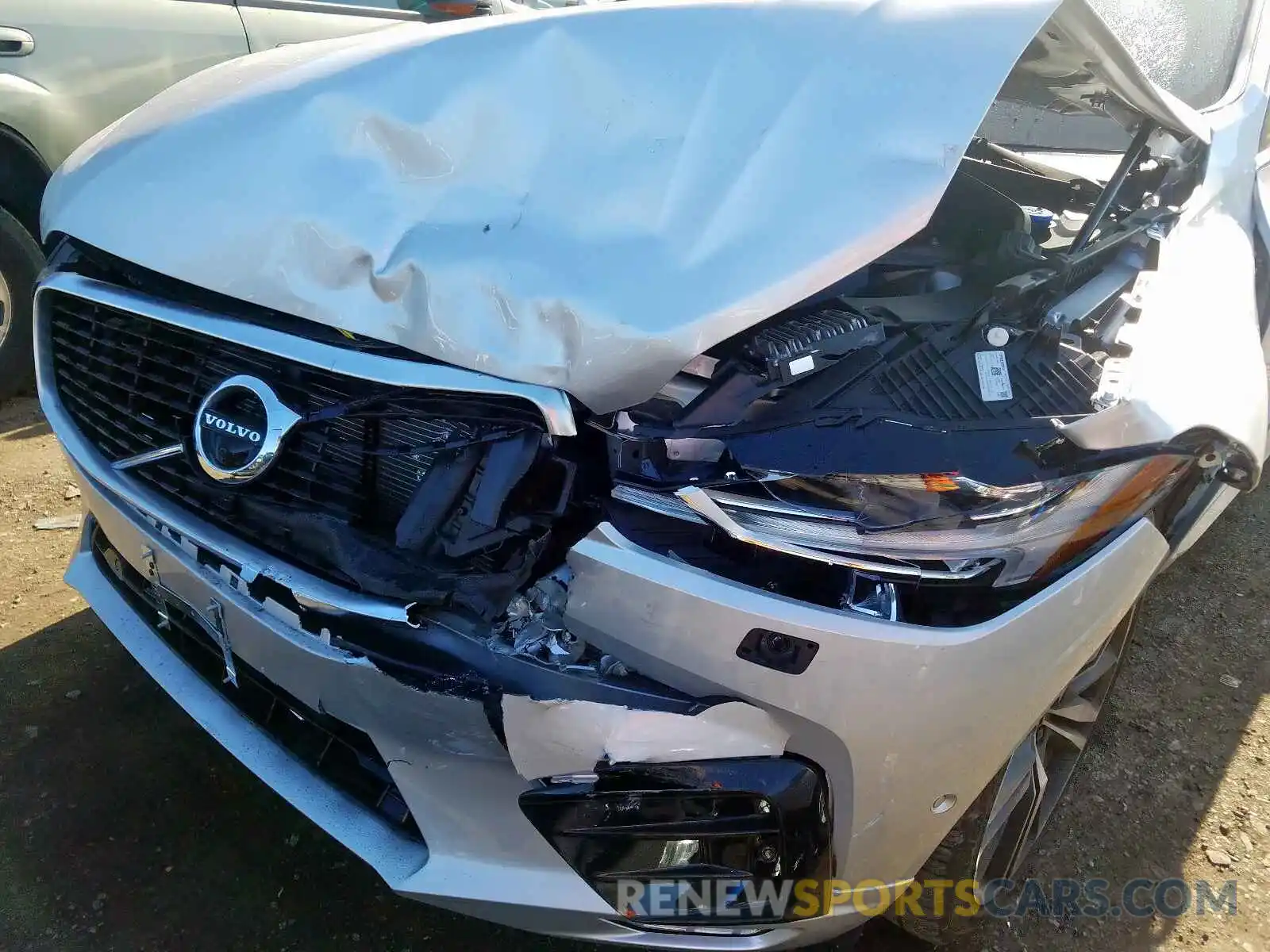 9 Photograph of a damaged car YV4A22RM4K1343744 VOLVO XC60 T6 R- 2019