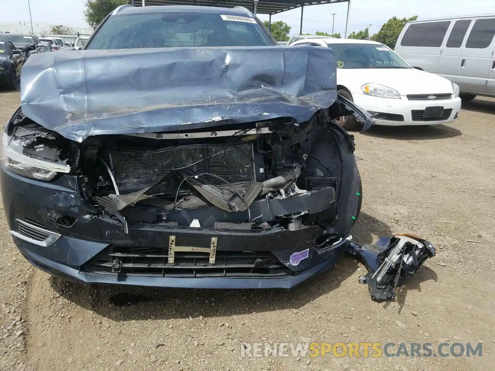 9 Photograph of a damaged car LYVBR0DL0KB264294 VOLVO XC60 T8 IN 2019