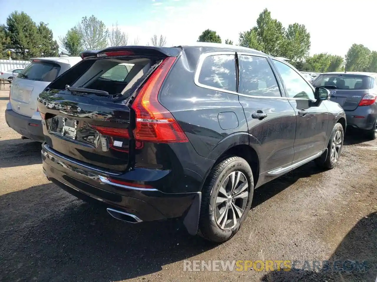 4 Photograph of a damaged car LYVBR0DK1MB833762 VOLVO XC60 T8 RE 2021