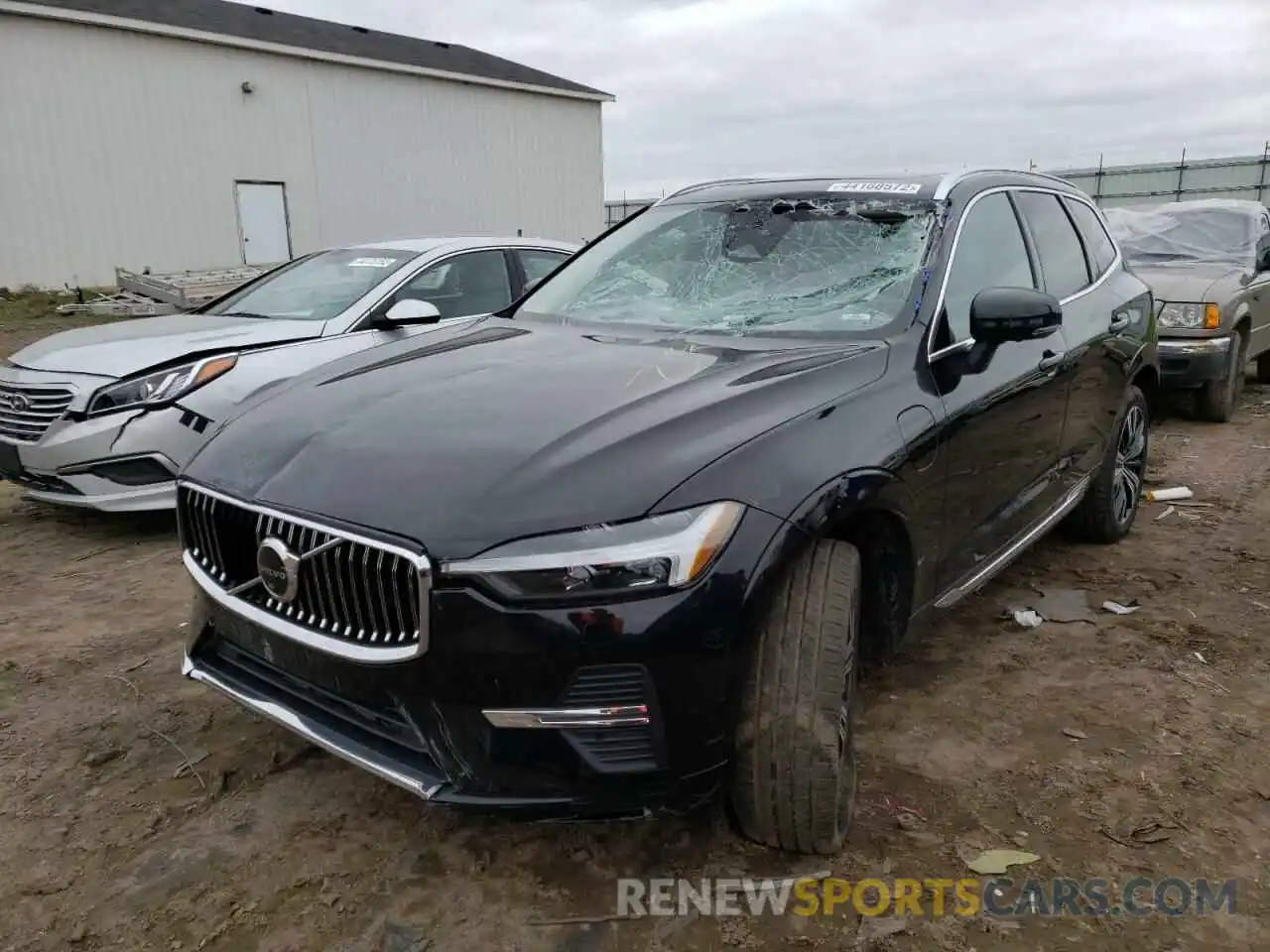 2 Photograph of a damaged car YV4BR0DL1N1941586 VOLVO XC60 T8 RE 2022