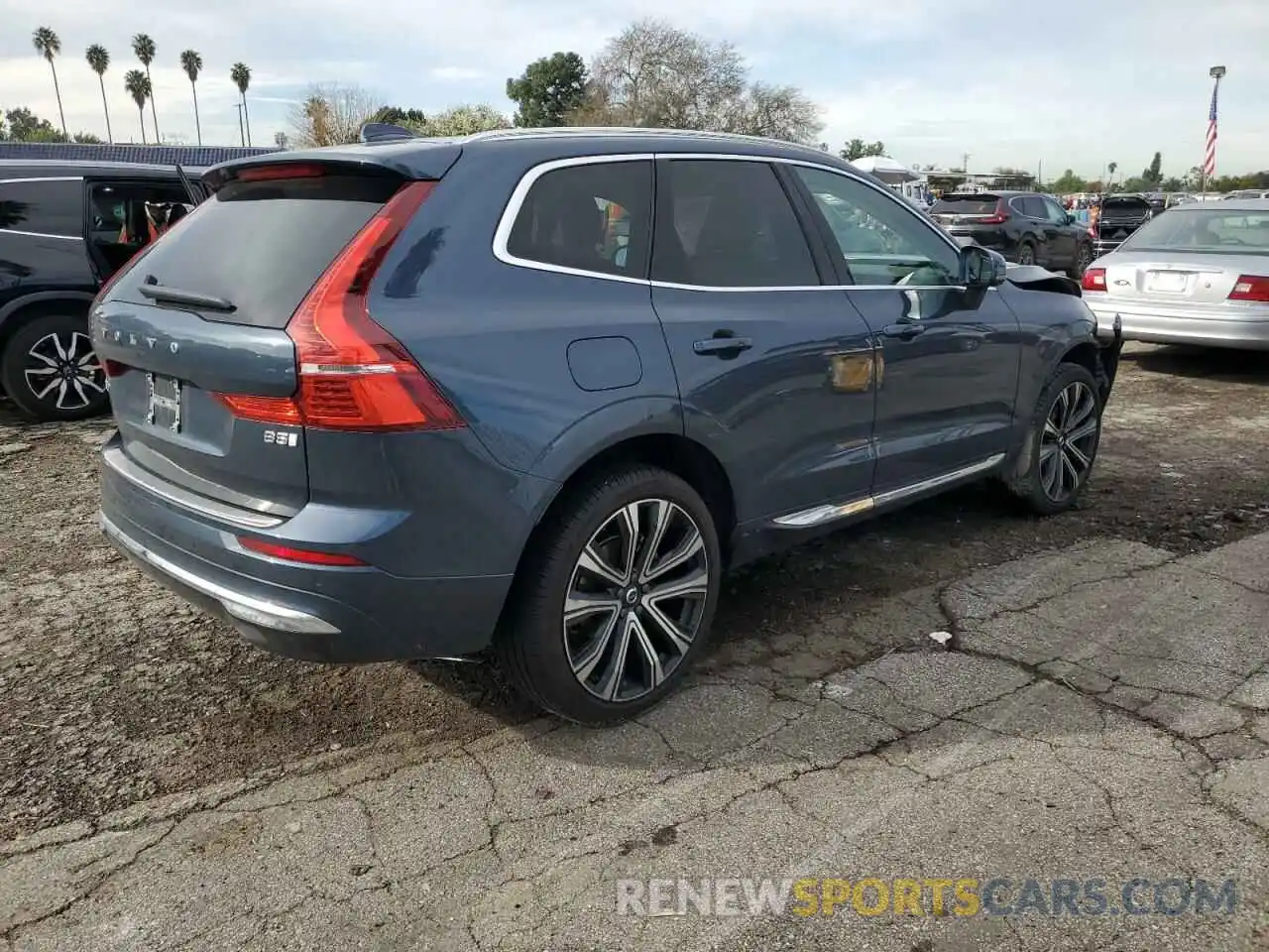 3 Photograph of a damaged car YV4L12DA1P1273801 VOLVO XC60 ULTIM 2023