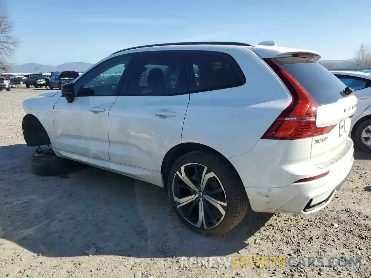 2 Photograph of a damaged car YV4L12RX1P1265324 VOLVO XC60 ULTIM 2023