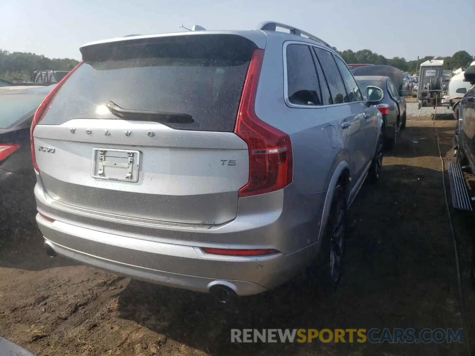 4 Photograph of a damaged car YV4102CK4K1455716 VOLVO XC90 2019