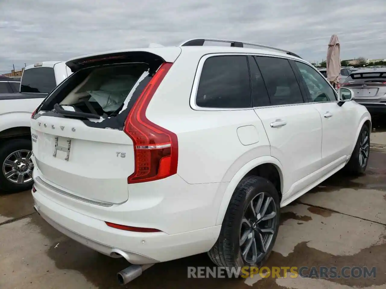 4 Photograph of a damaged car YV4102CK4K1503117 VOLVO XC90 2019