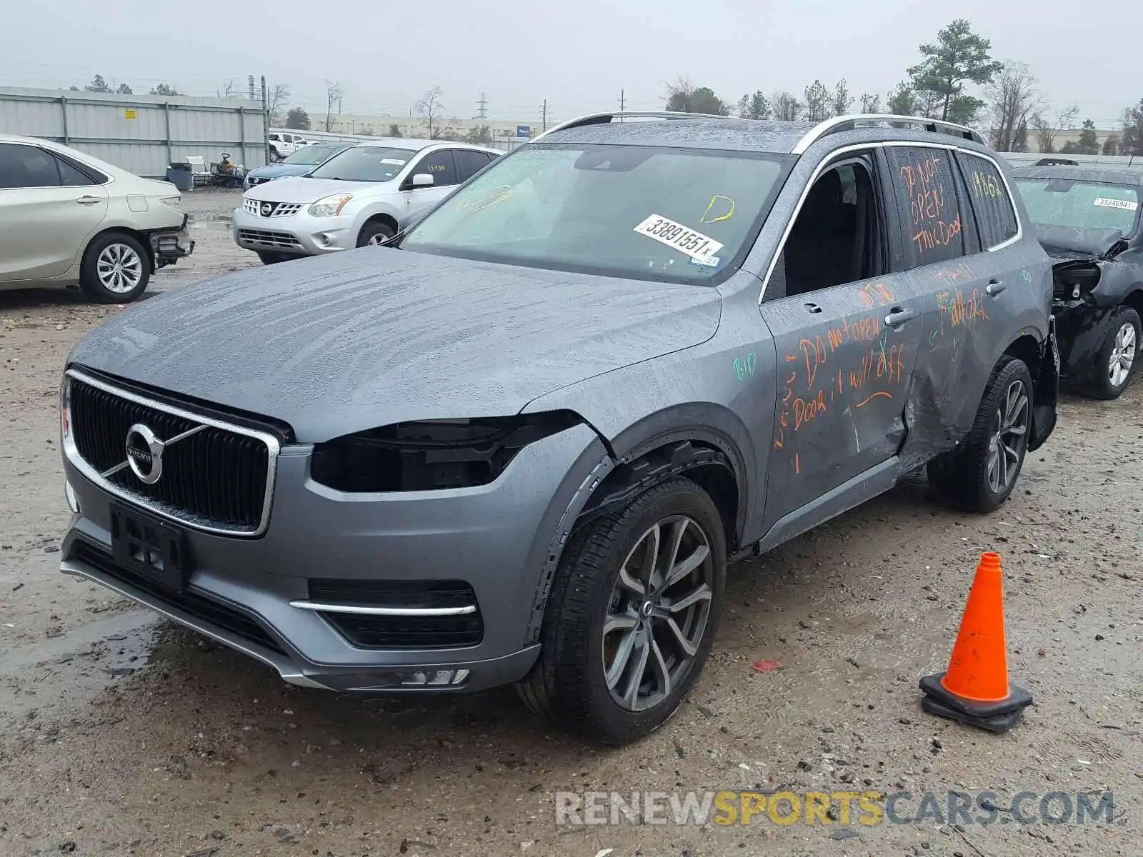 2 Photograph of a damaged car YV4102CK5K1509881 VOLVO XC90 2019