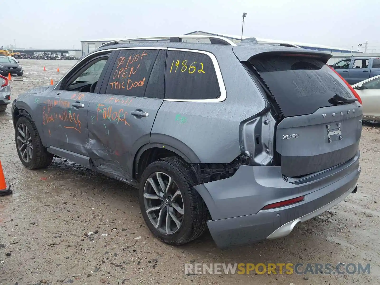 3 Photograph of a damaged car YV4102CK5K1509881 VOLVO XC90 2019