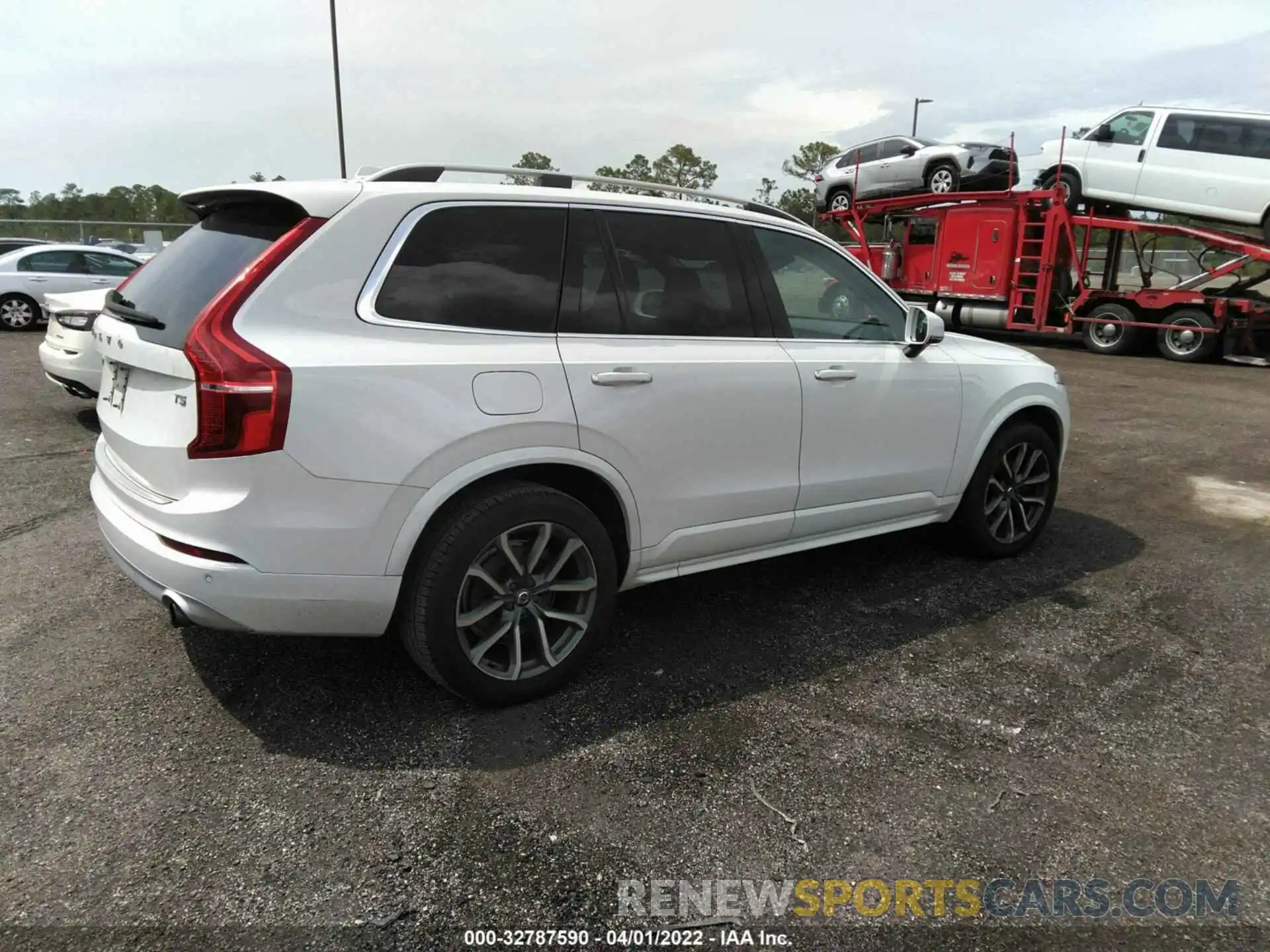 4 Photograph of a damaged car YV4102CK6K1506309 VOLVO XC90 2019