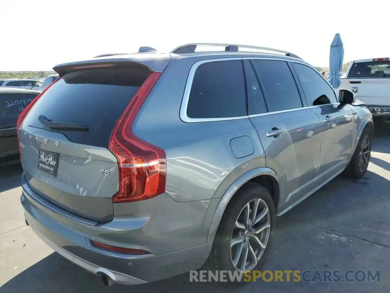 4 Photograph of a damaged car YV4102CK8K1504996 VOLVO XC90 2019