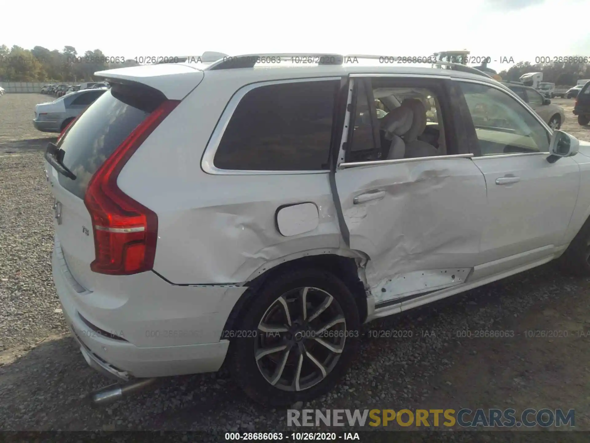 6 Photograph of a damaged car YV4102CK8K1509499 VOLVO XC90 2019