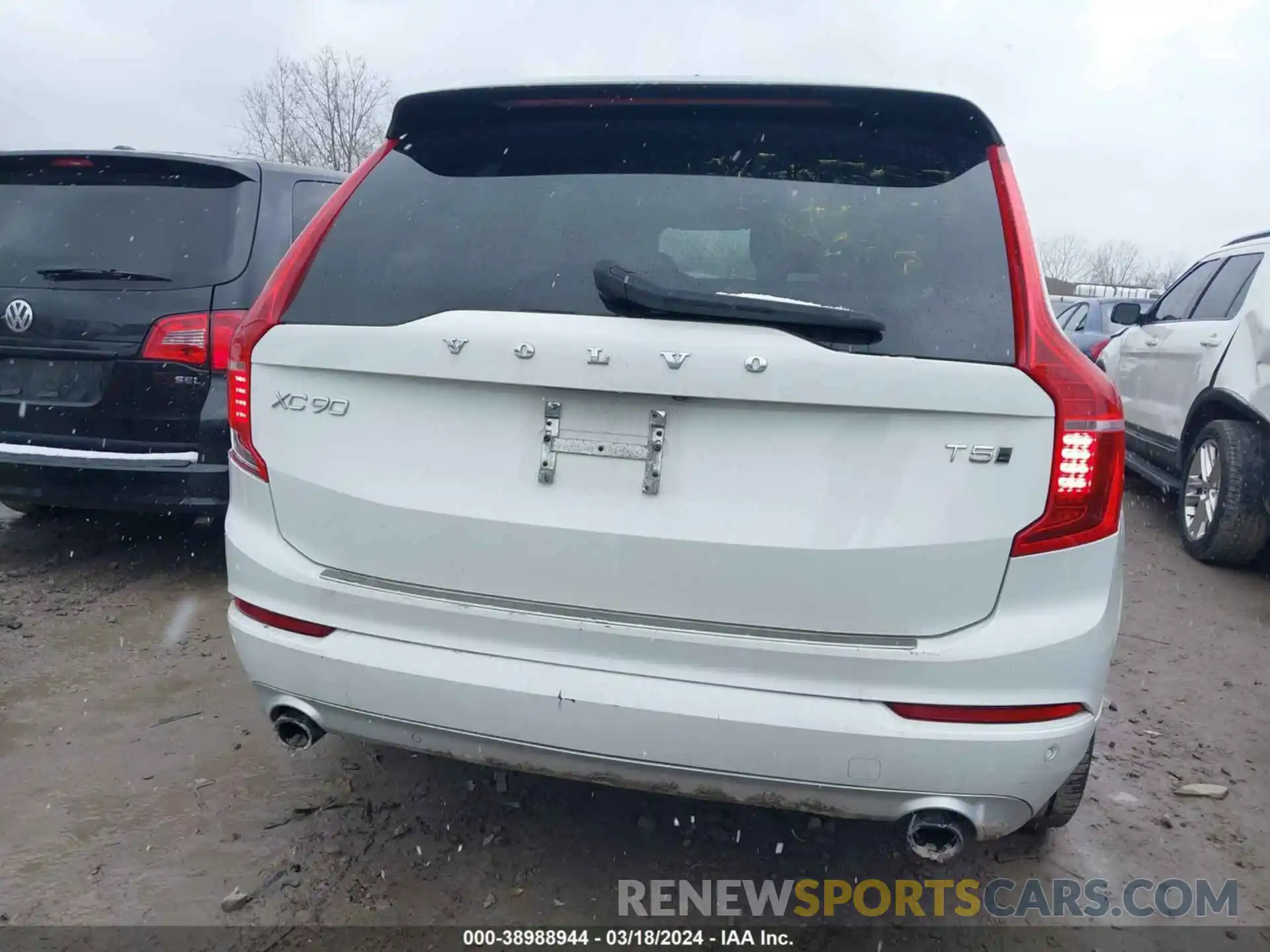 15 Photograph of a damaged car YV4102PK1K1494791 VOLVO XC90 2019