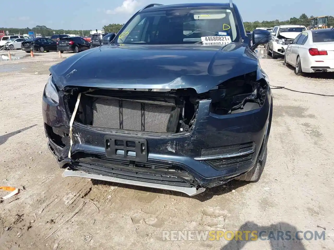 9 Photograph of a damaged car YV4102PK1K1503215 VOLVO XC90 2019