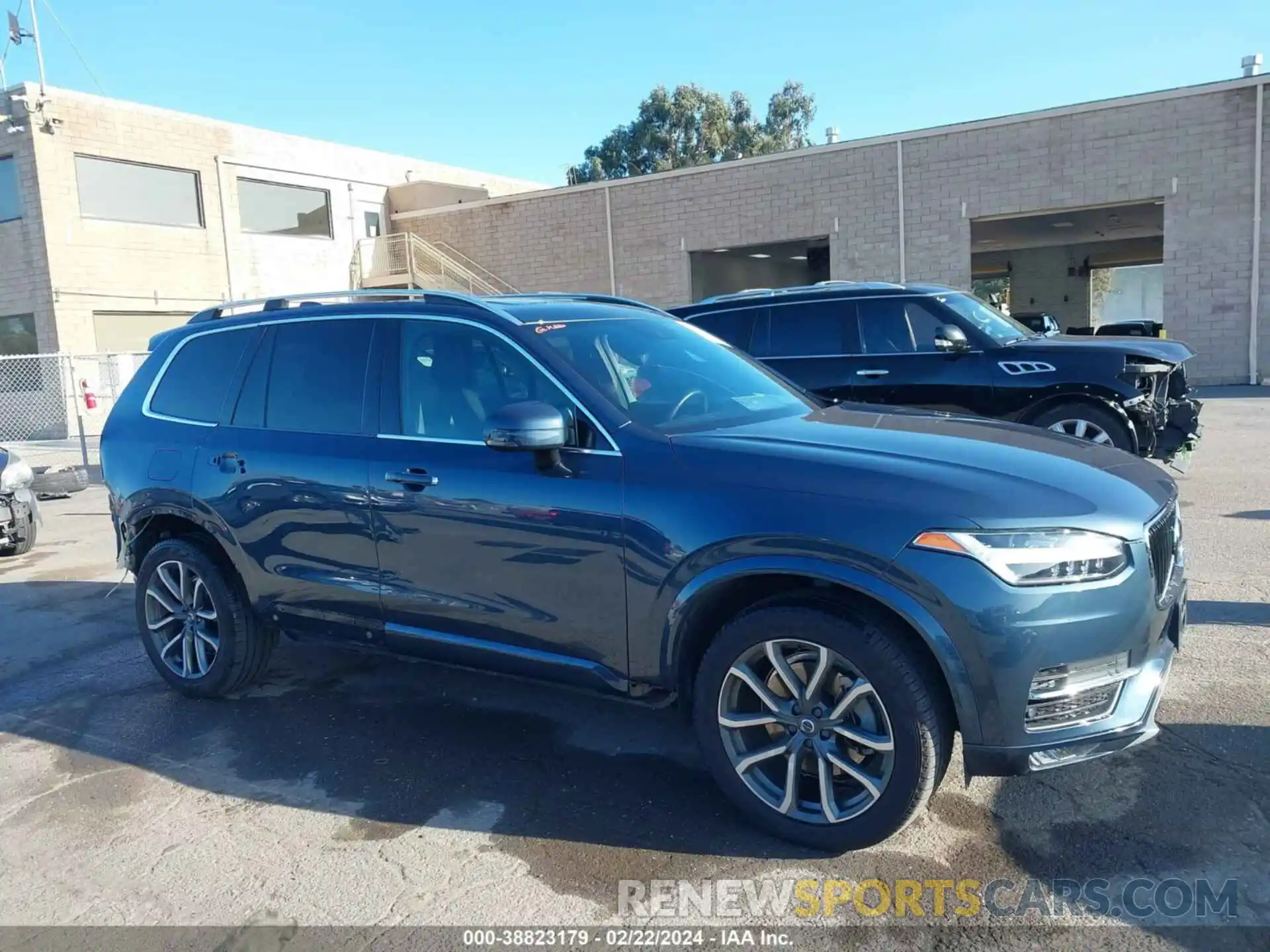 14 Photograph of a damaged car YV4102PK3K1482139 VOLVO XC90 2019