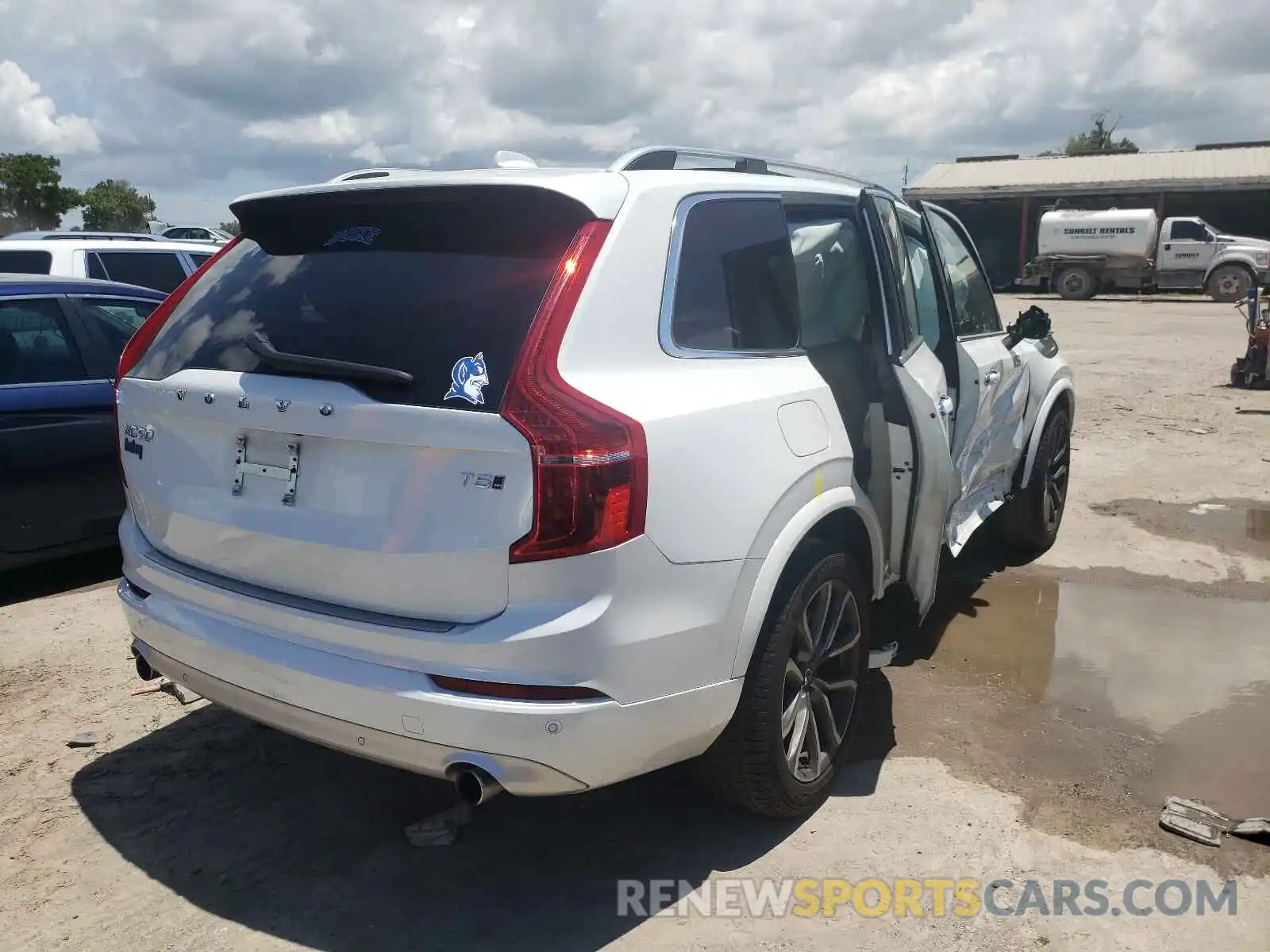 4 Photograph of a damaged car YV4102PK5K1507610 VOLVO XC90 2019