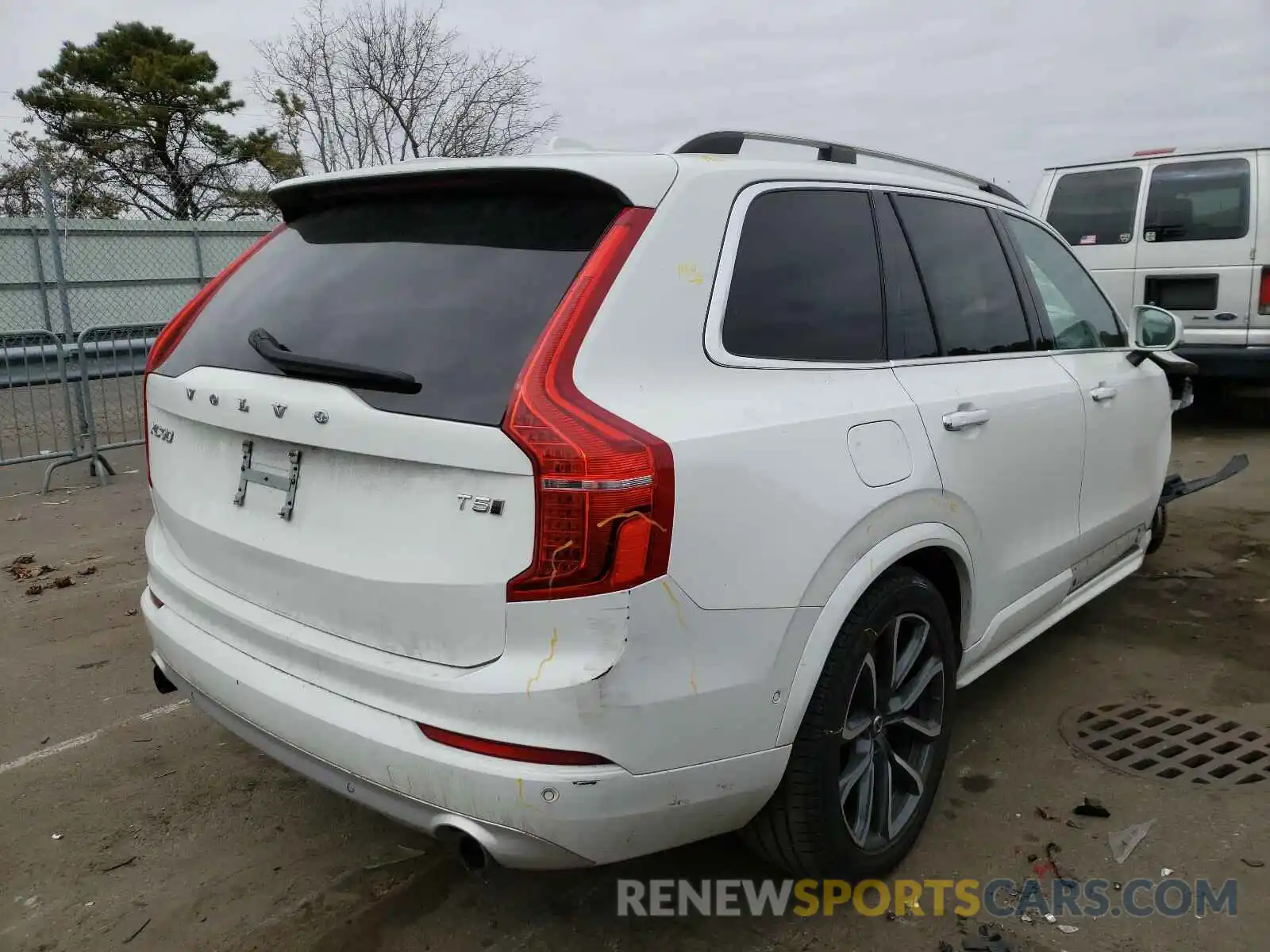 4 Photograph of a damaged car YV4102PK6K1429872 VOLVO XC90 2019