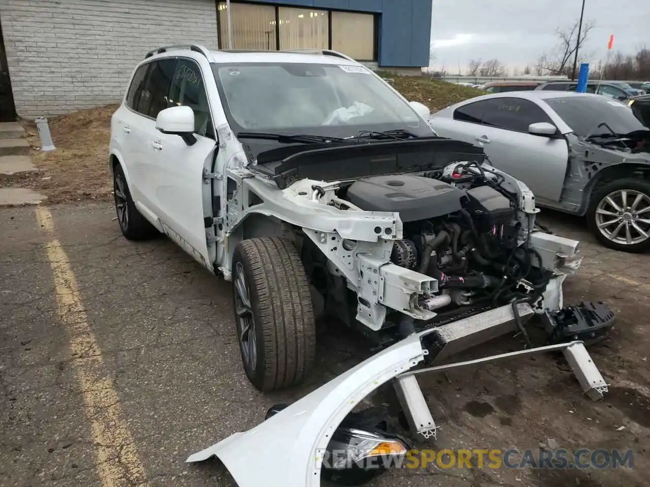 1 Photograph of a damaged car YV4102PK7K1489062 VOLVO XC90 2019