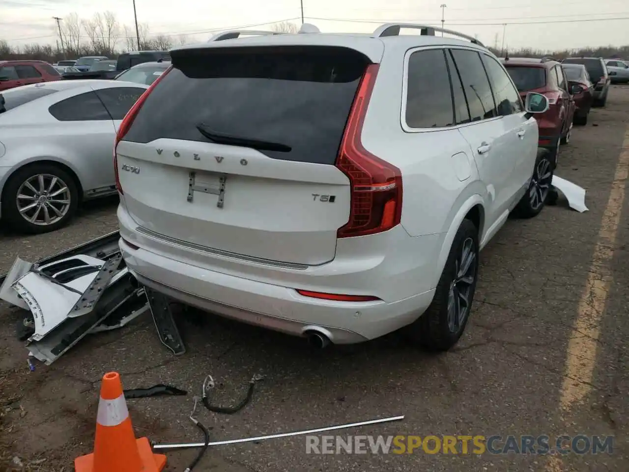 4 Photograph of a damaged car YV4102PK7K1489062 VOLVO XC90 2019