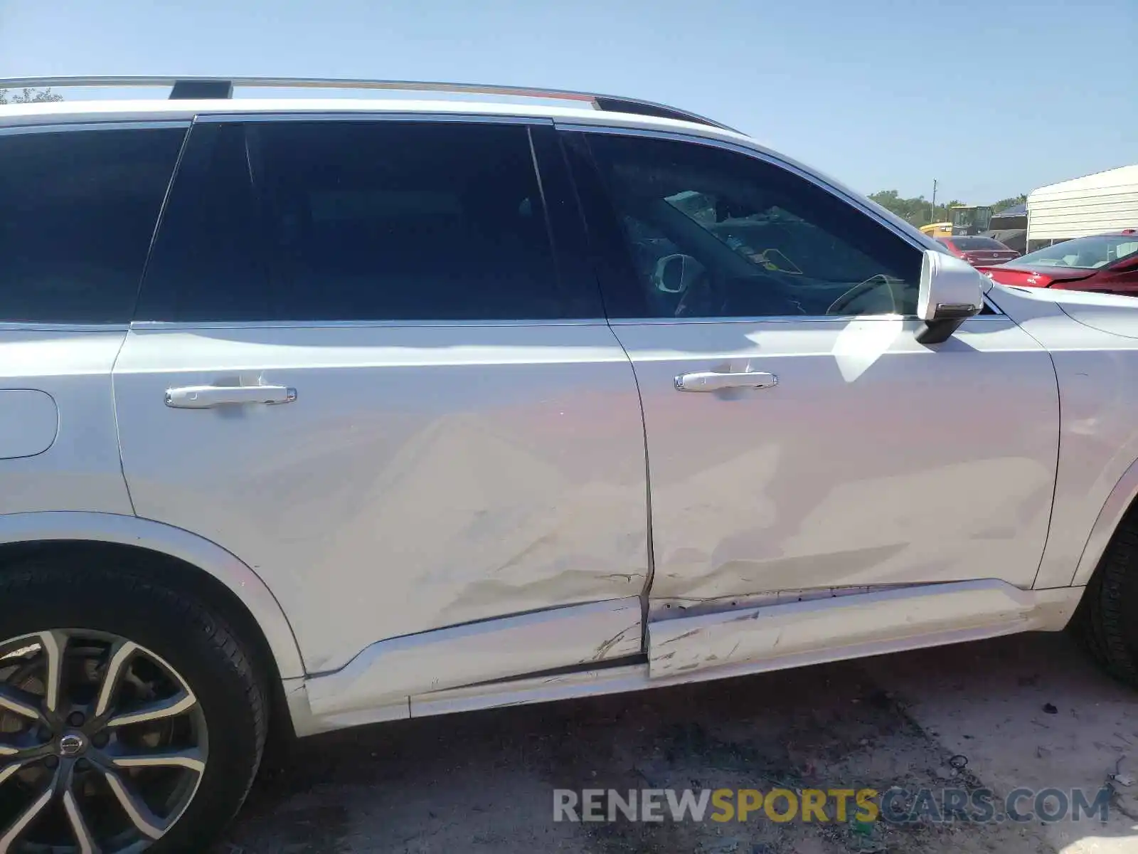 9 Photograph of a damaged car YV4102PK7K1503185 VOLVO XC90 2019