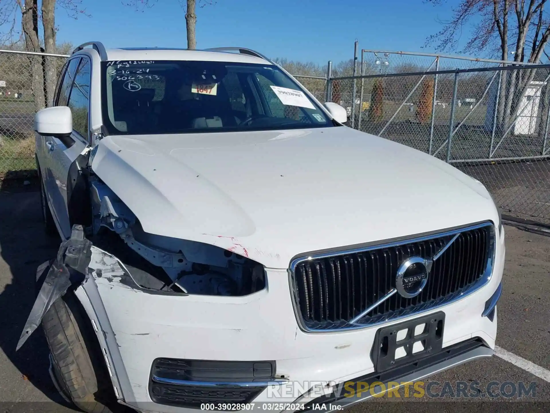 1 Photograph of a damaged car YV4102PK7K1506393 VOLVO XC90 2019