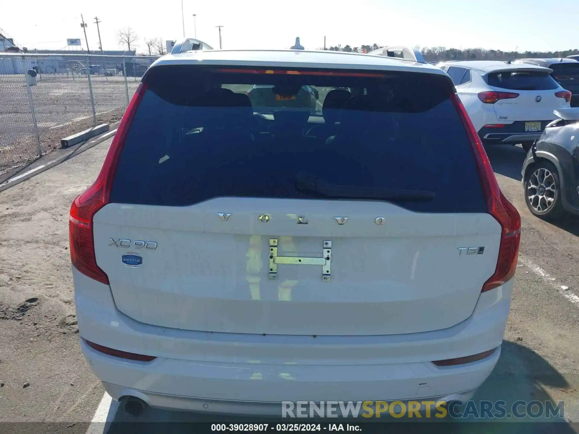 16 Photograph of a damaged car YV4102PK7K1506393 VOLVO XC90 2019