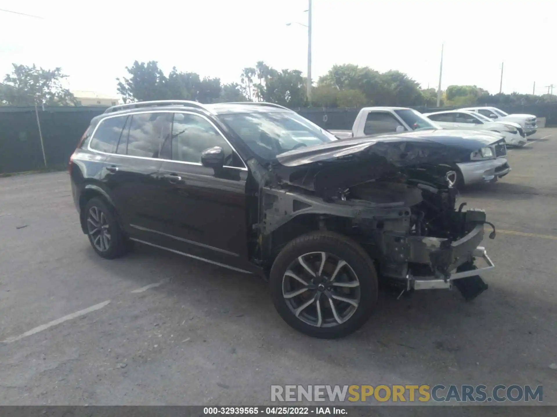 1 Photograph of a damaged car YV4102PK8K1510727 VOLVO XC90 2019