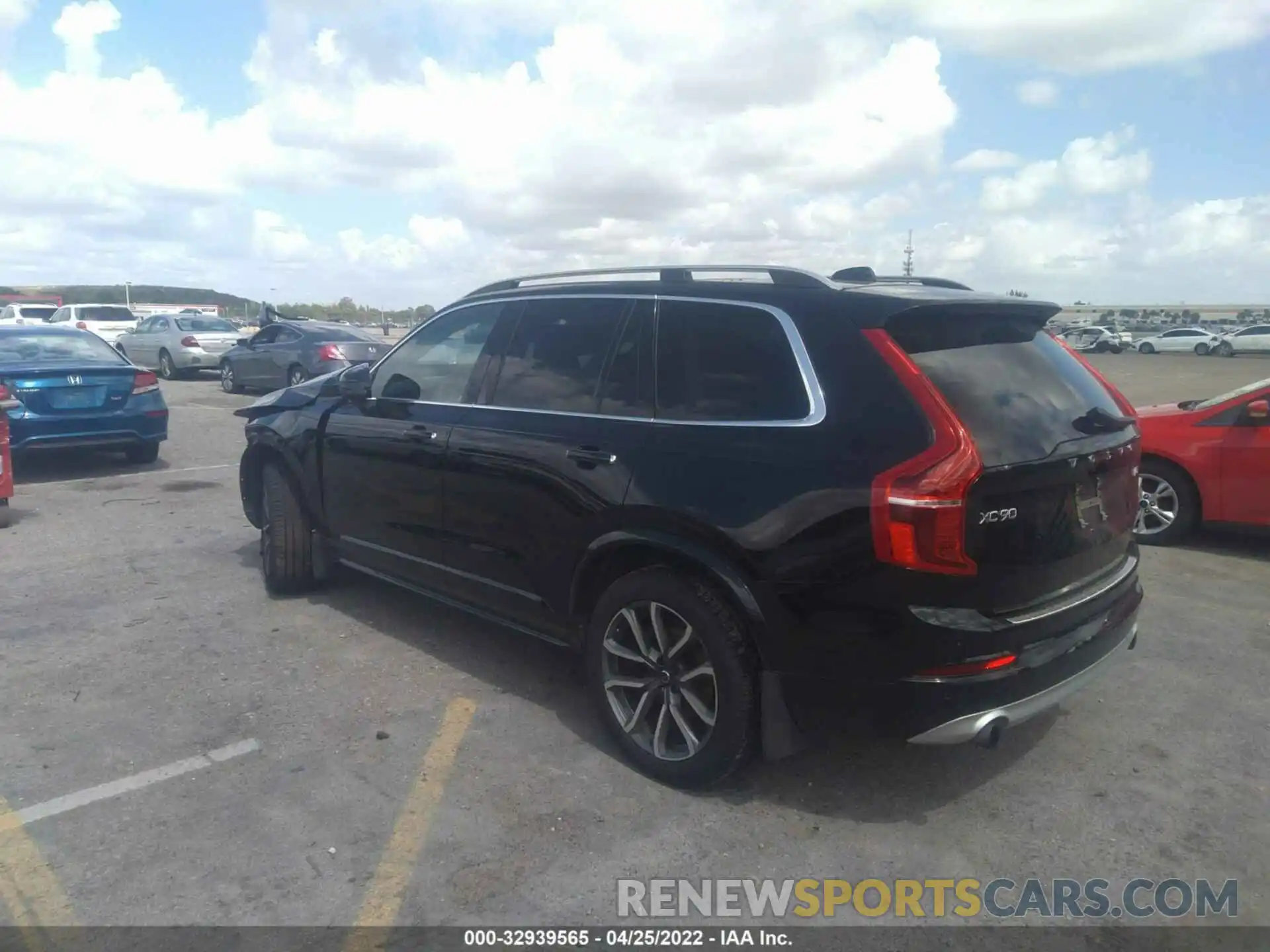 3 Photograph of a damaged car YV4102PK8K1510727 VOLVO XC90 2019