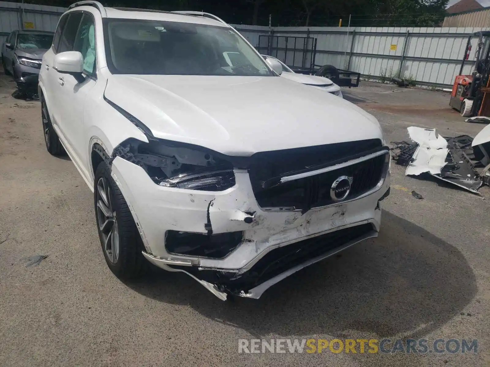 9 Photograph of a damaged car YV4102PK9K1441739 VOLVO XC90 2019