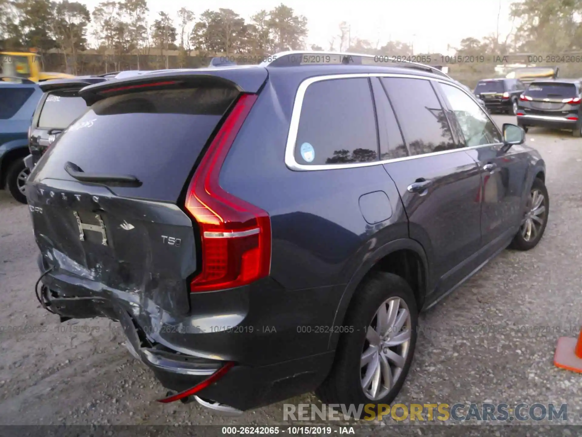 4 Photograph of a damaged car YV4102PKXK1455682 VOLVO XC90 2019