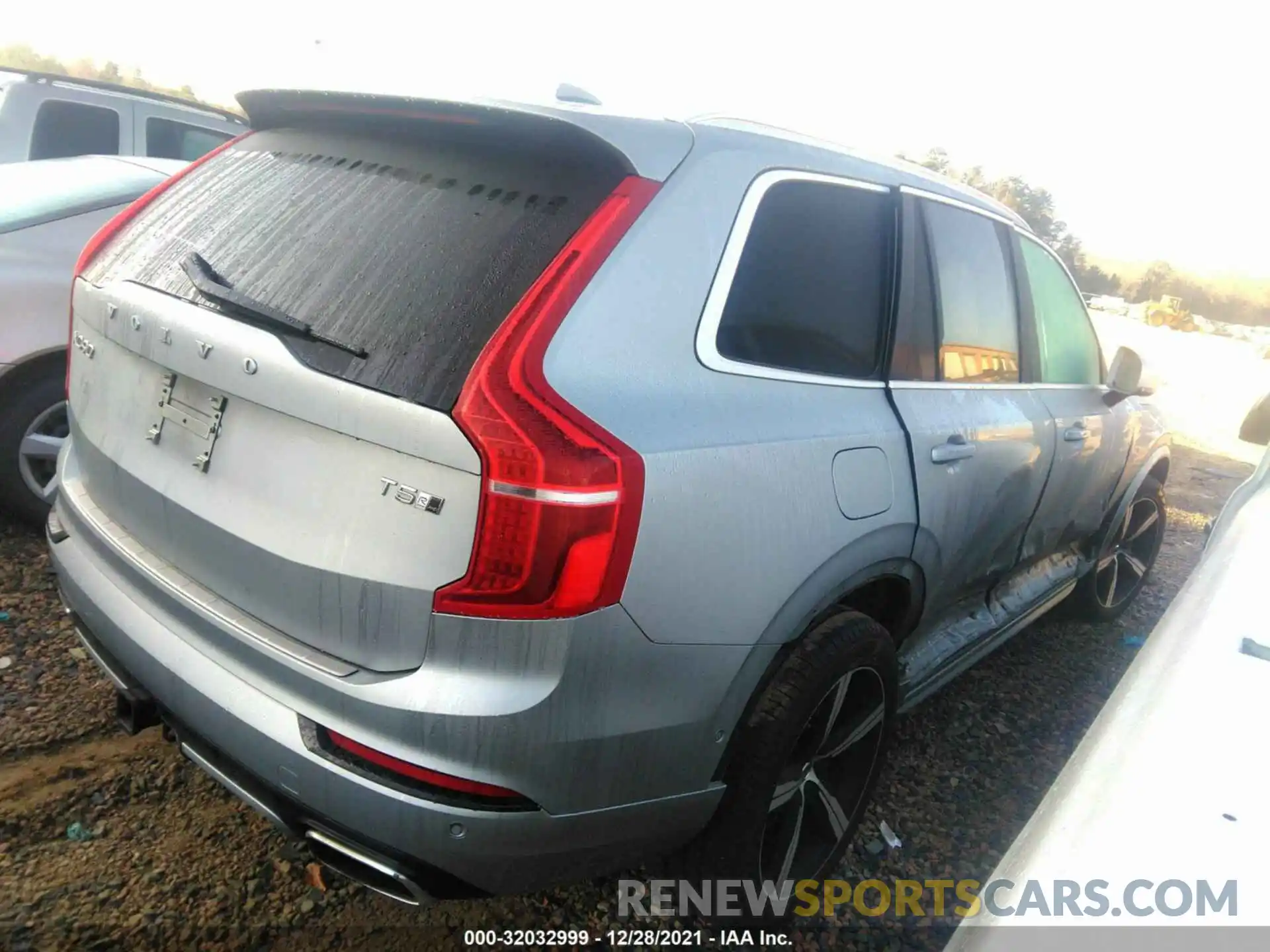 4 Photograph of a damaged car YV4102PM4K1423604 VOLVO XC90 2019