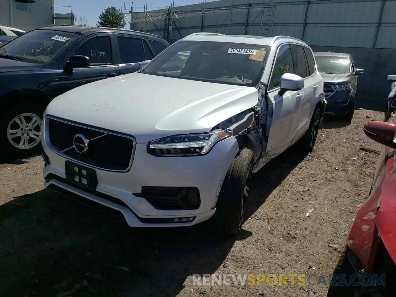 2 Фотография поврежденного автомобиля YV4102PMXK1490918 VOLVO XC90 2019